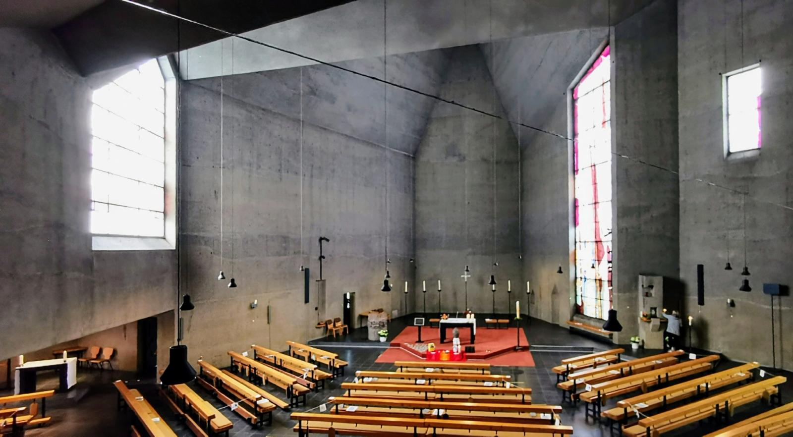 Innenraum St. Hubertus Aachen