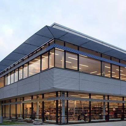 Bibliothek im Neubauteil
