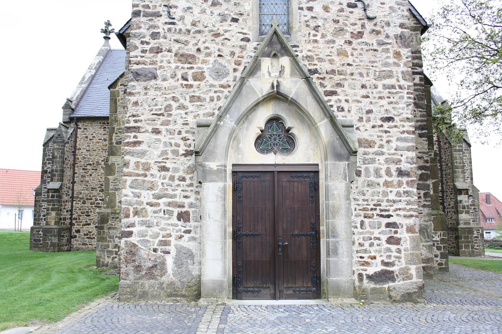 Portal des Kirchturms