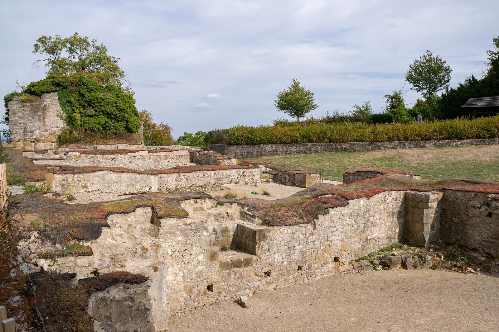 Ausgrabungsstelle im Innenhof der Sparrenburg