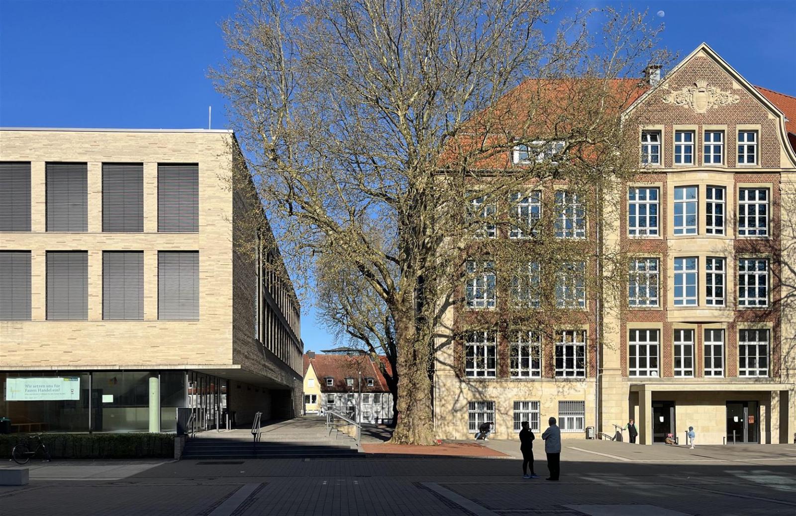 Frontansicht Bestands- und Erweiterungsbau