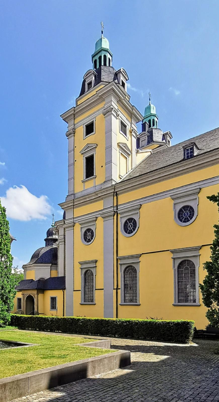 Westansicht aus dem Innenhof