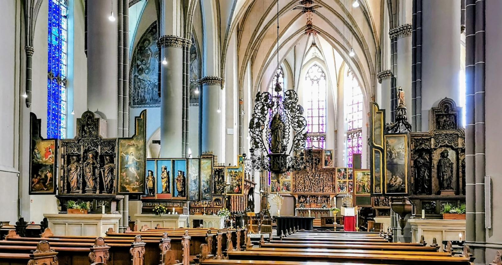 Blick in den Kircheninnenraum von St. Nicolai in Kalkar