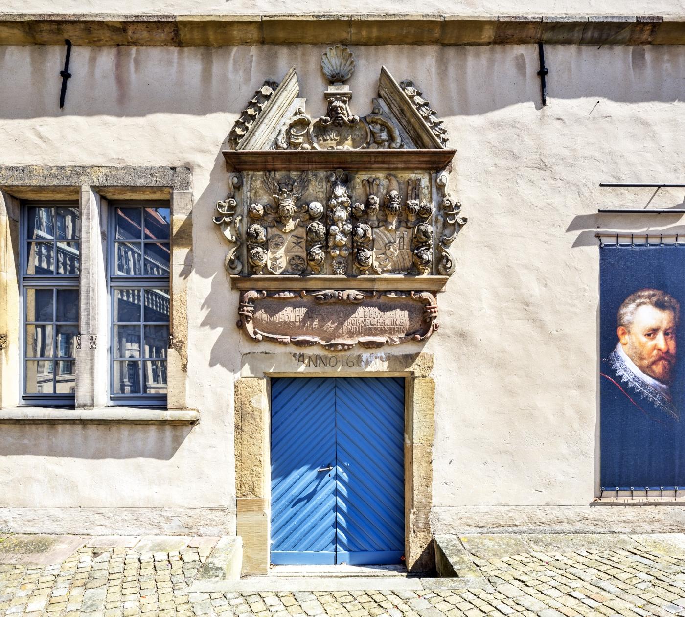 Portal mit Jahreszahl 1666