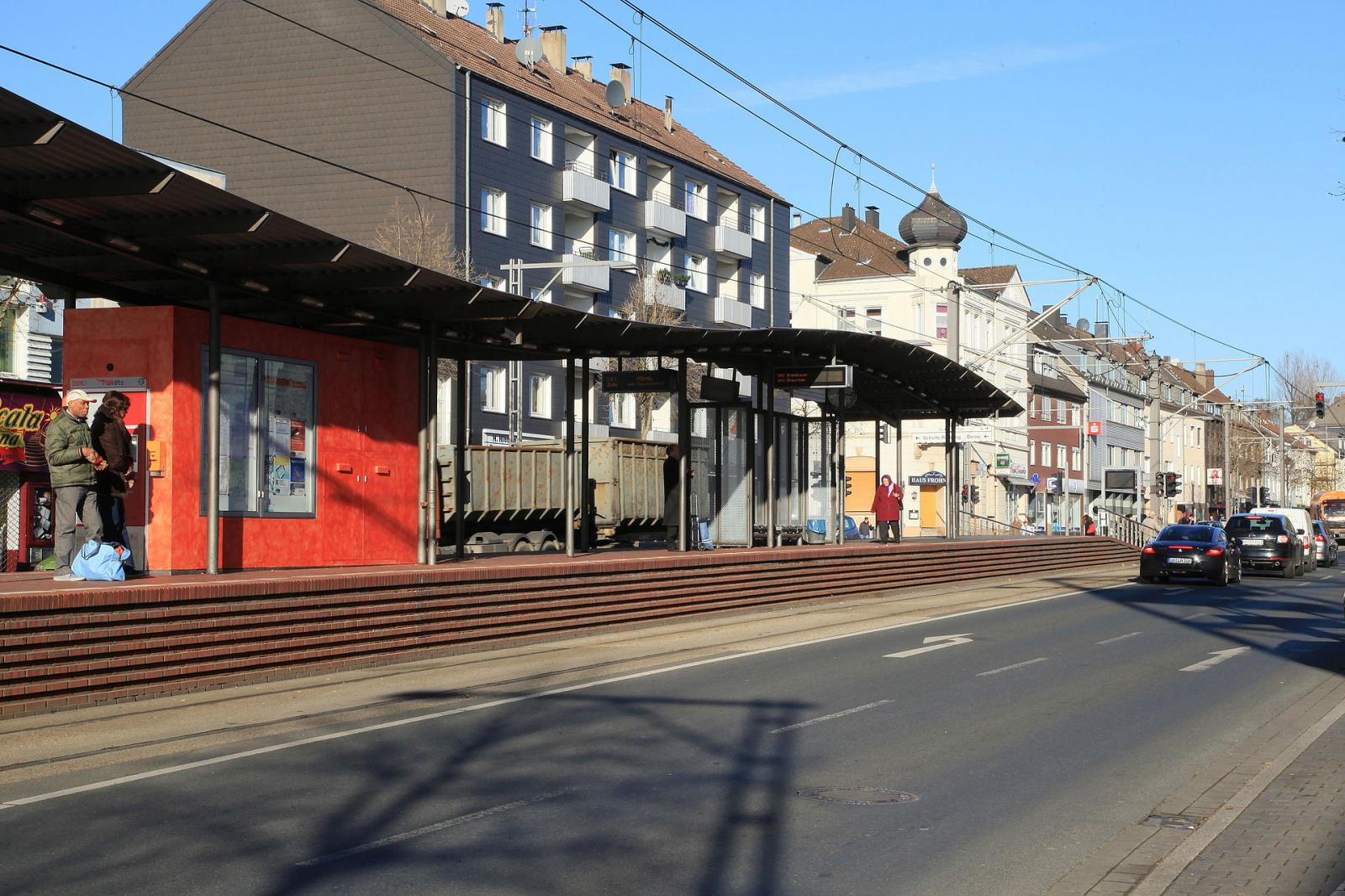 längsgeschwungenes Dach