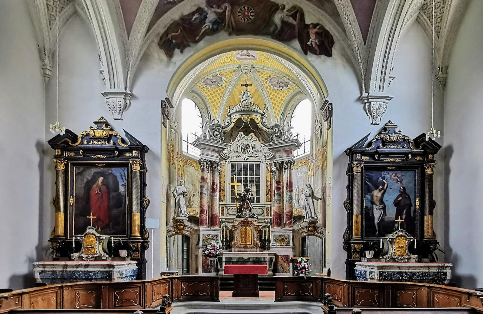 Blick Richtung Chor in der Kreuzbergkirche 