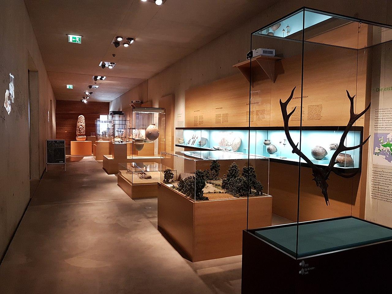 Blick in die Sammlung mit Objekten aus vorrömischer Zeit