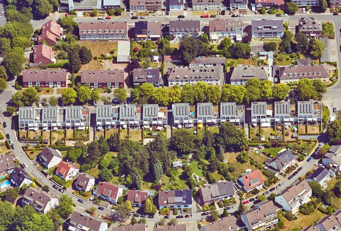 Schrägluftbild von Westen, Wohnbebauung Dinnendahlstraße