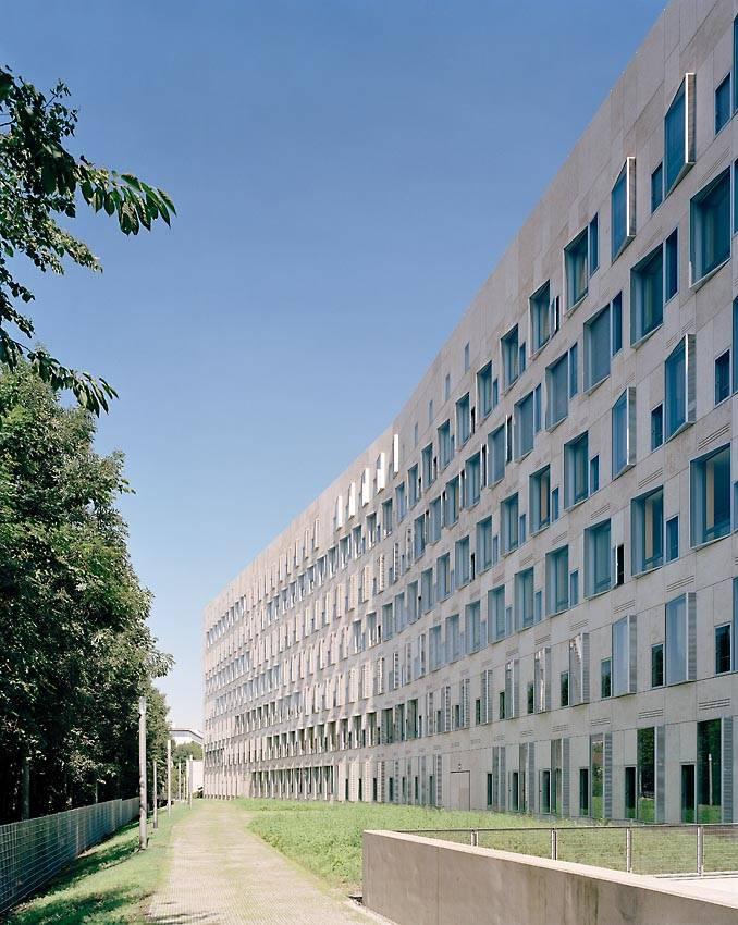 Fassade des Riegels