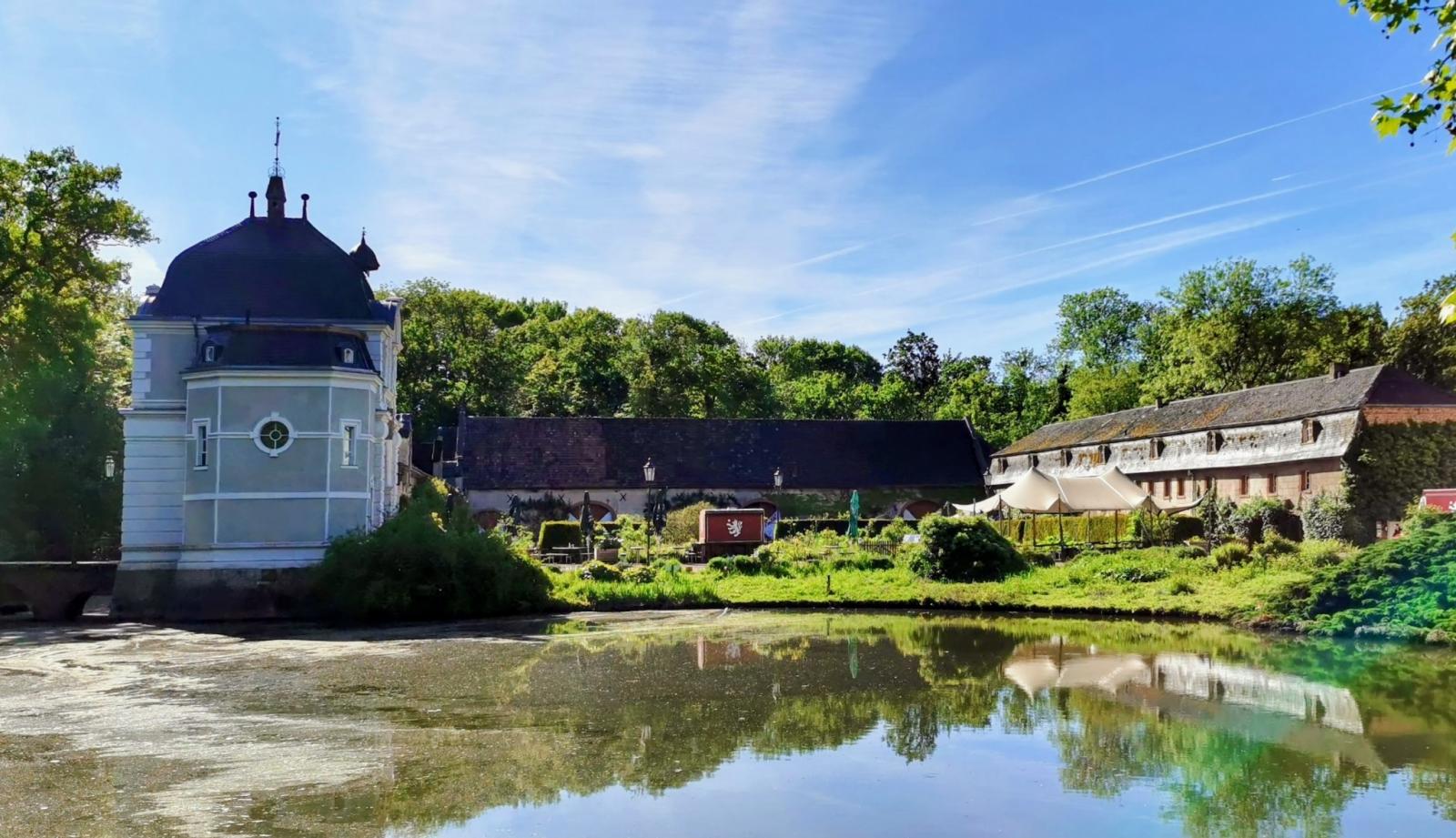Blick in den Burghof der Vorburg
