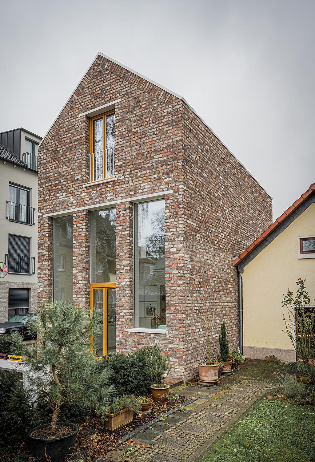 Gartenperspektive Giebelseite aus Blickrichtung Südosten