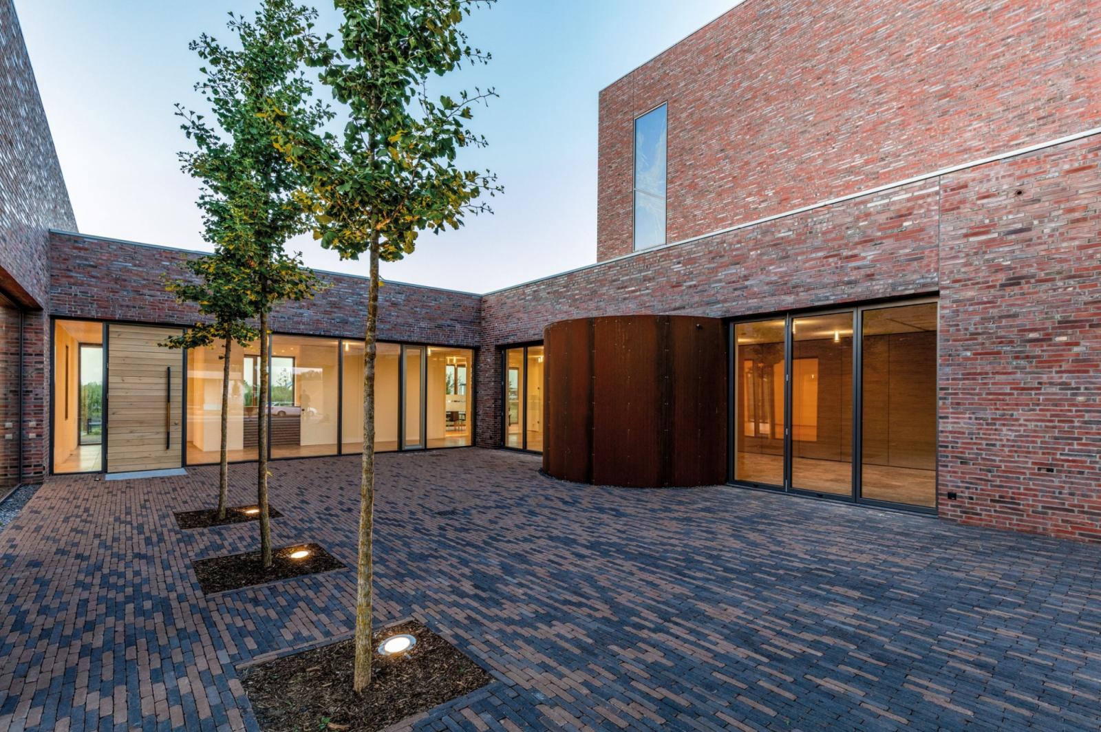 Begegnungszentrum St. Petrus, Atrium mit Taufkonche