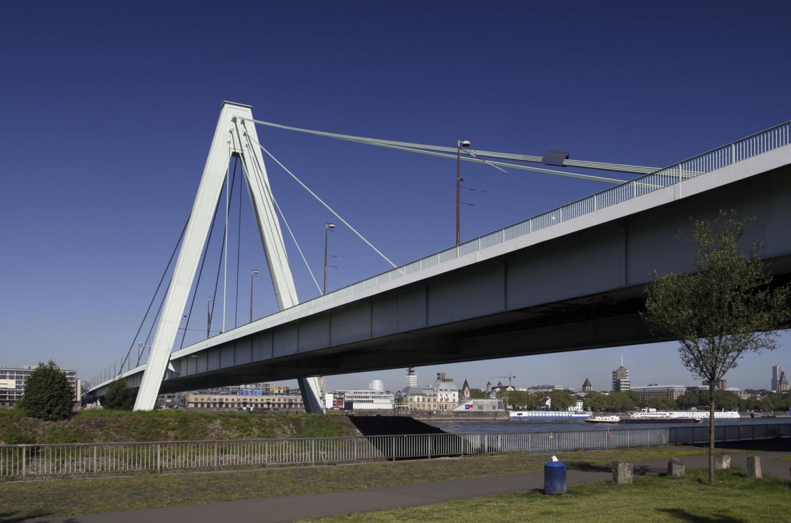 Severinsbrücke in Köln