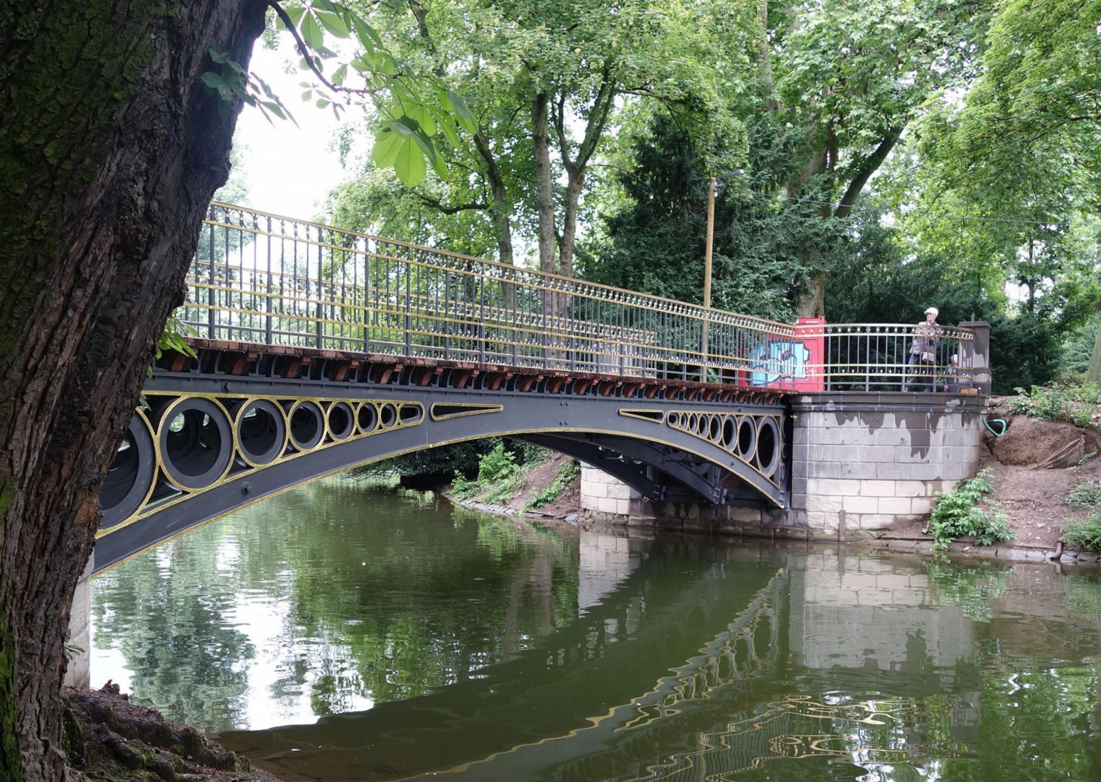 Goldene Brücke nach Renovierung