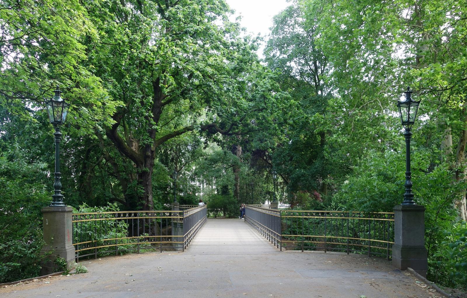 Goldene Brücke im Düsseldorfer Hofgarten