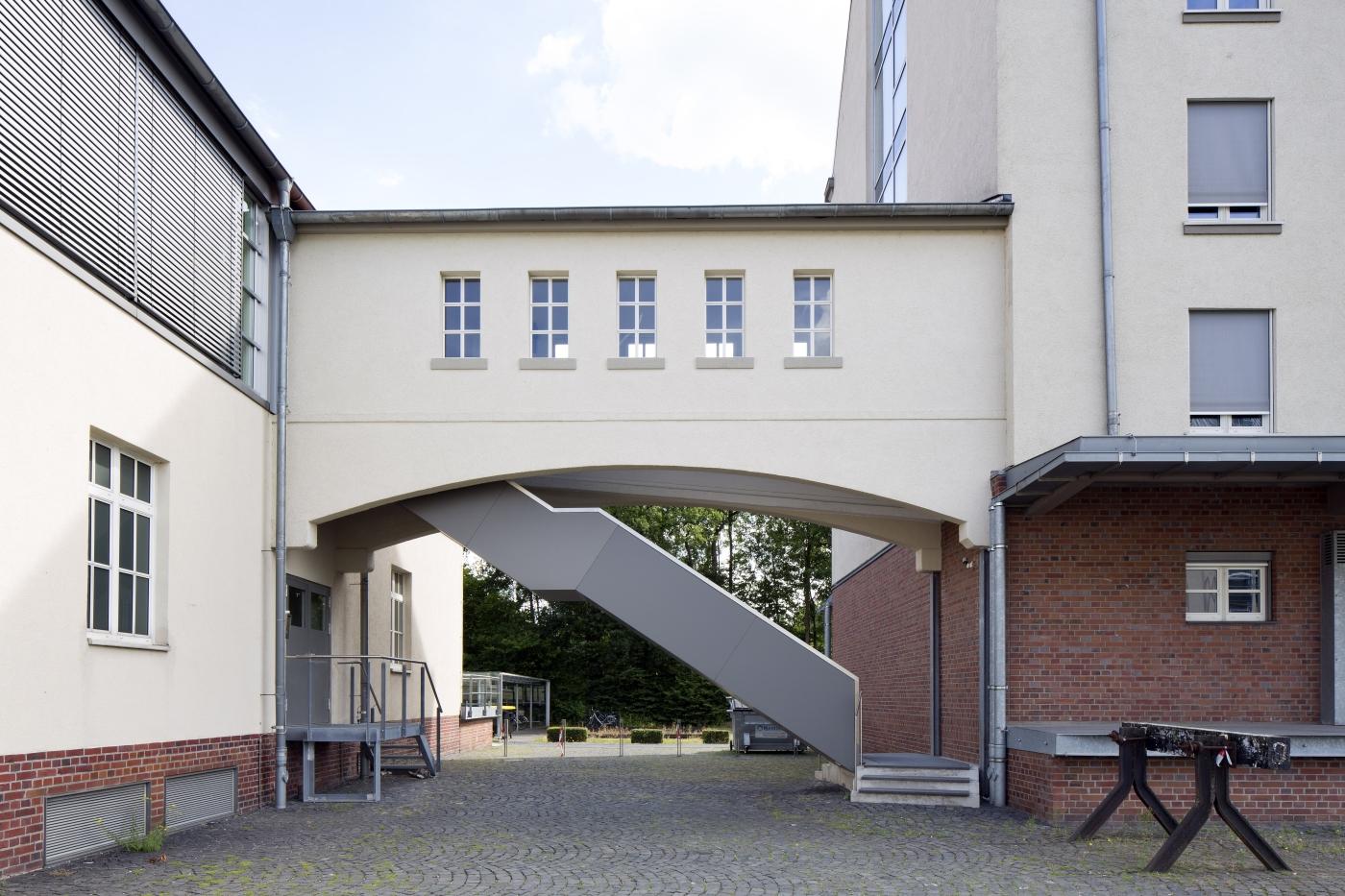 Verbindung und Treppenaufgang zwischen zwei Speichergebäuden