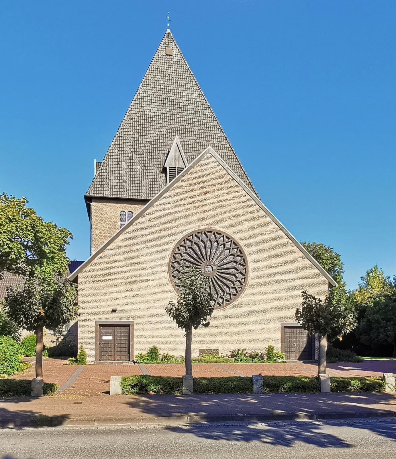 Christus-König-Kirche, Ansicht Südosten