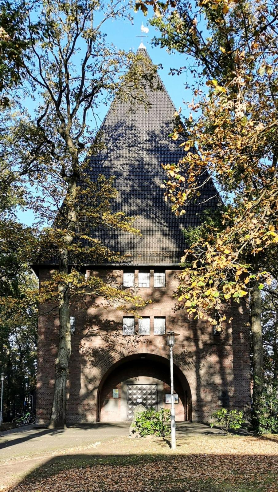 Frantalansicht mit Eingang