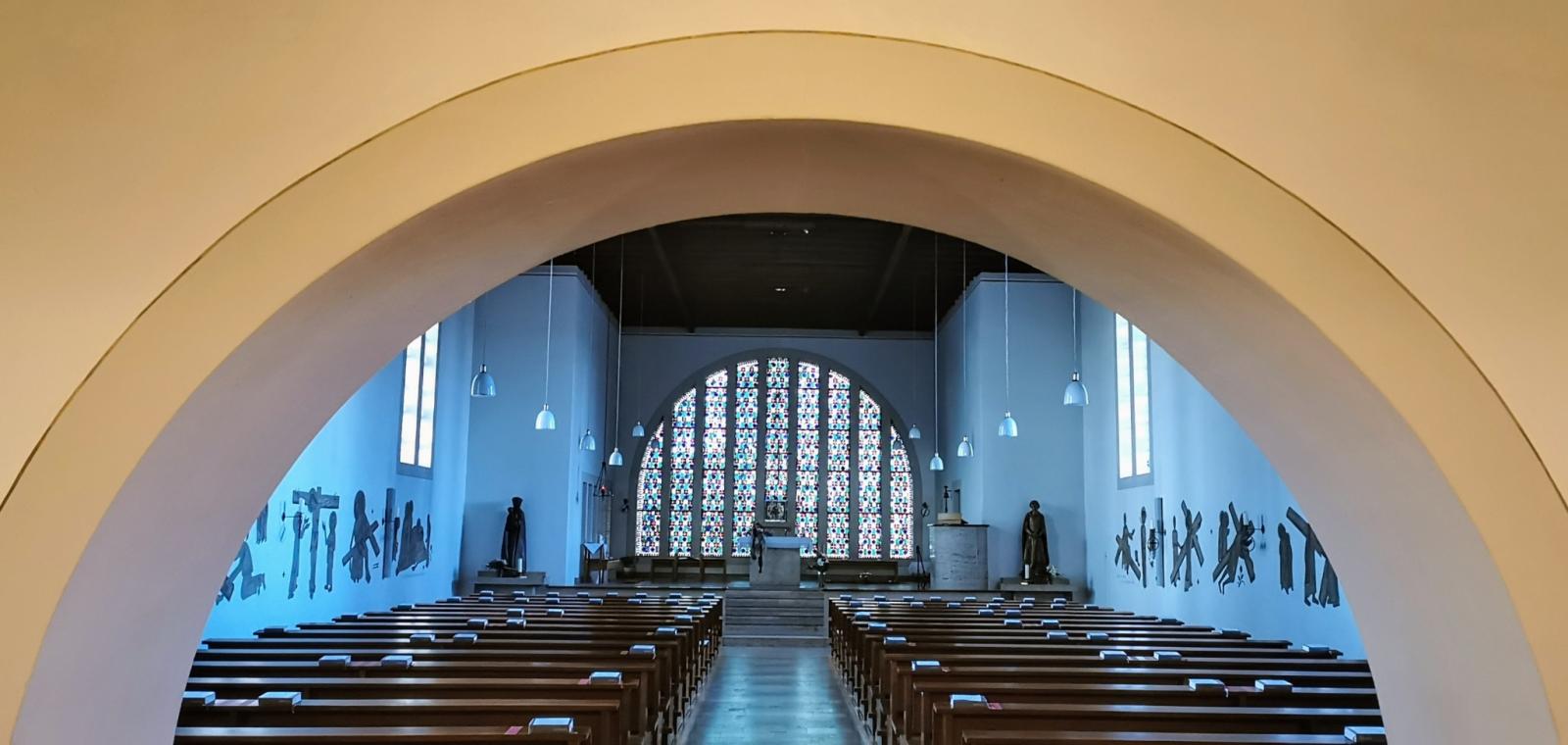 Blick in den Kirchenraum