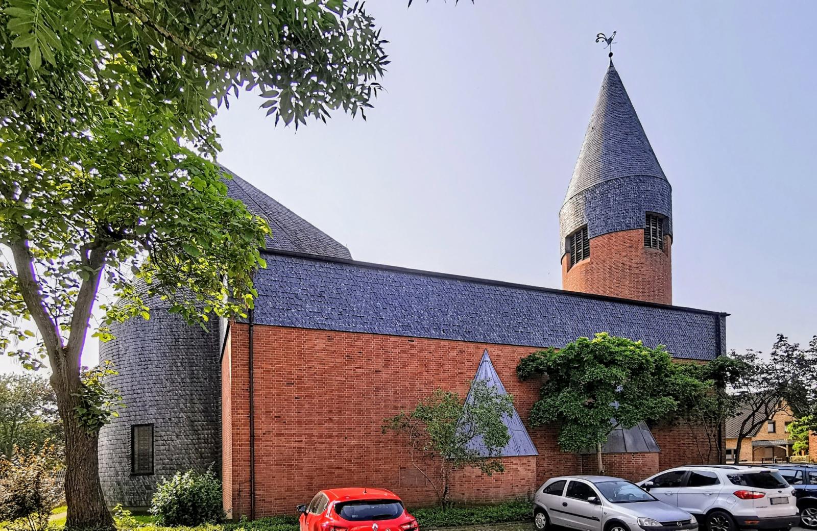 Westansicht St. Adelheid in Müllekoven