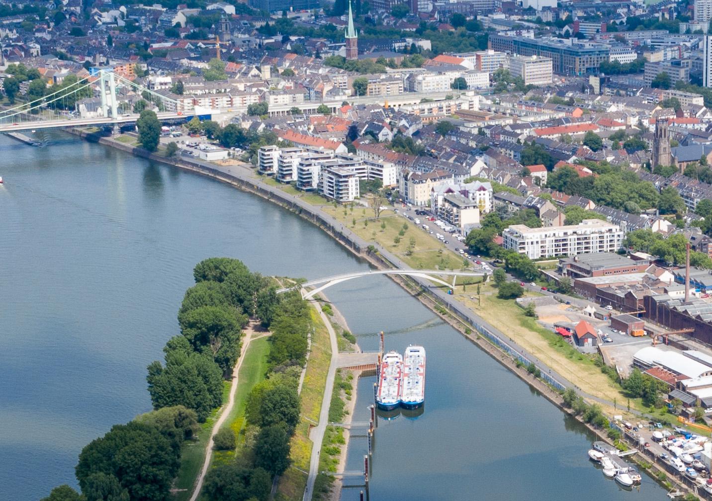 Mülheimer Hafenbrücke von oben