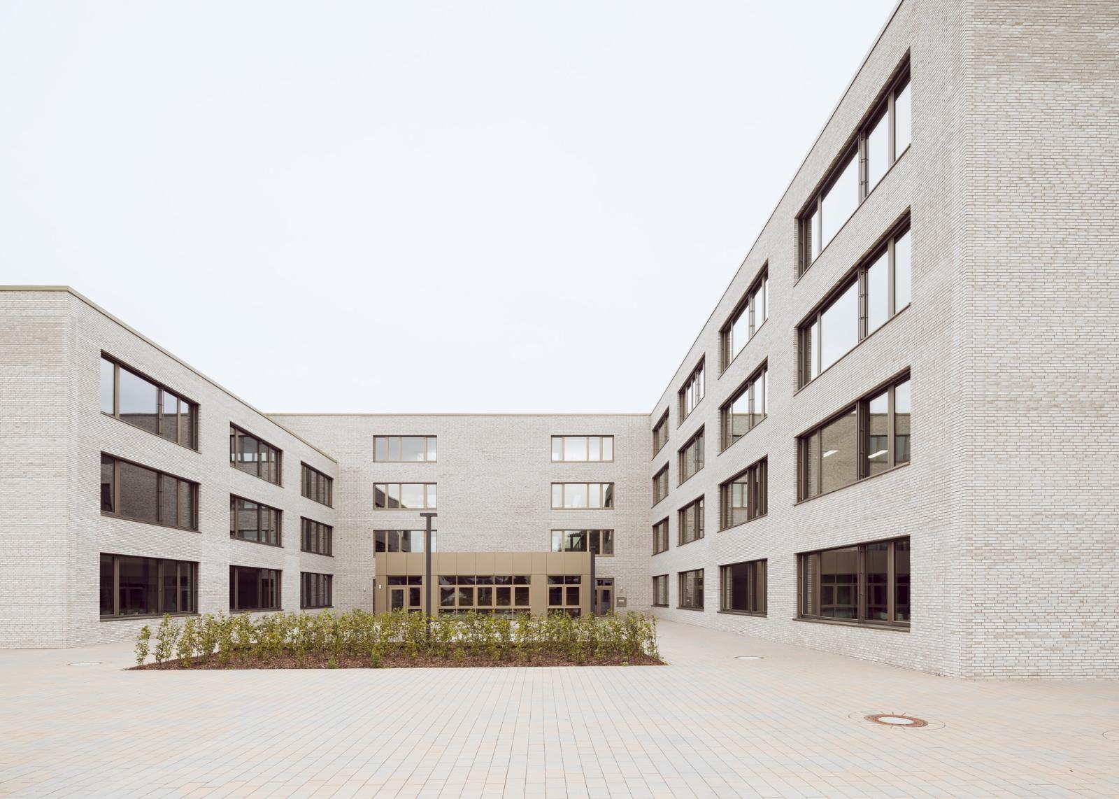 Gustav-Heinemann-Gesamtschule Essen, Haupteingang