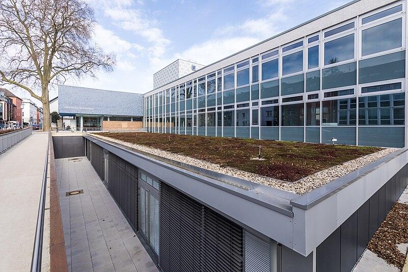 Zentralbibliothek Mönchengladbach mit unterirdischer Neubauwerweiterung