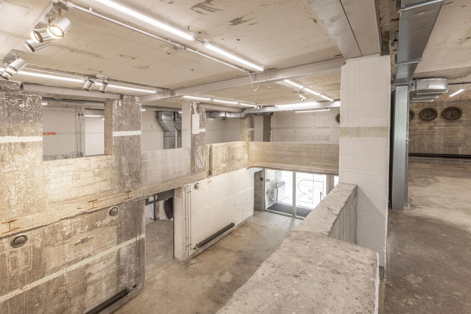 Umgenutzter Bilker Bunker, Eingangsbereich mit Galerie