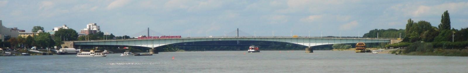 Kennedybrücke Bonn von Süden aus gesehen