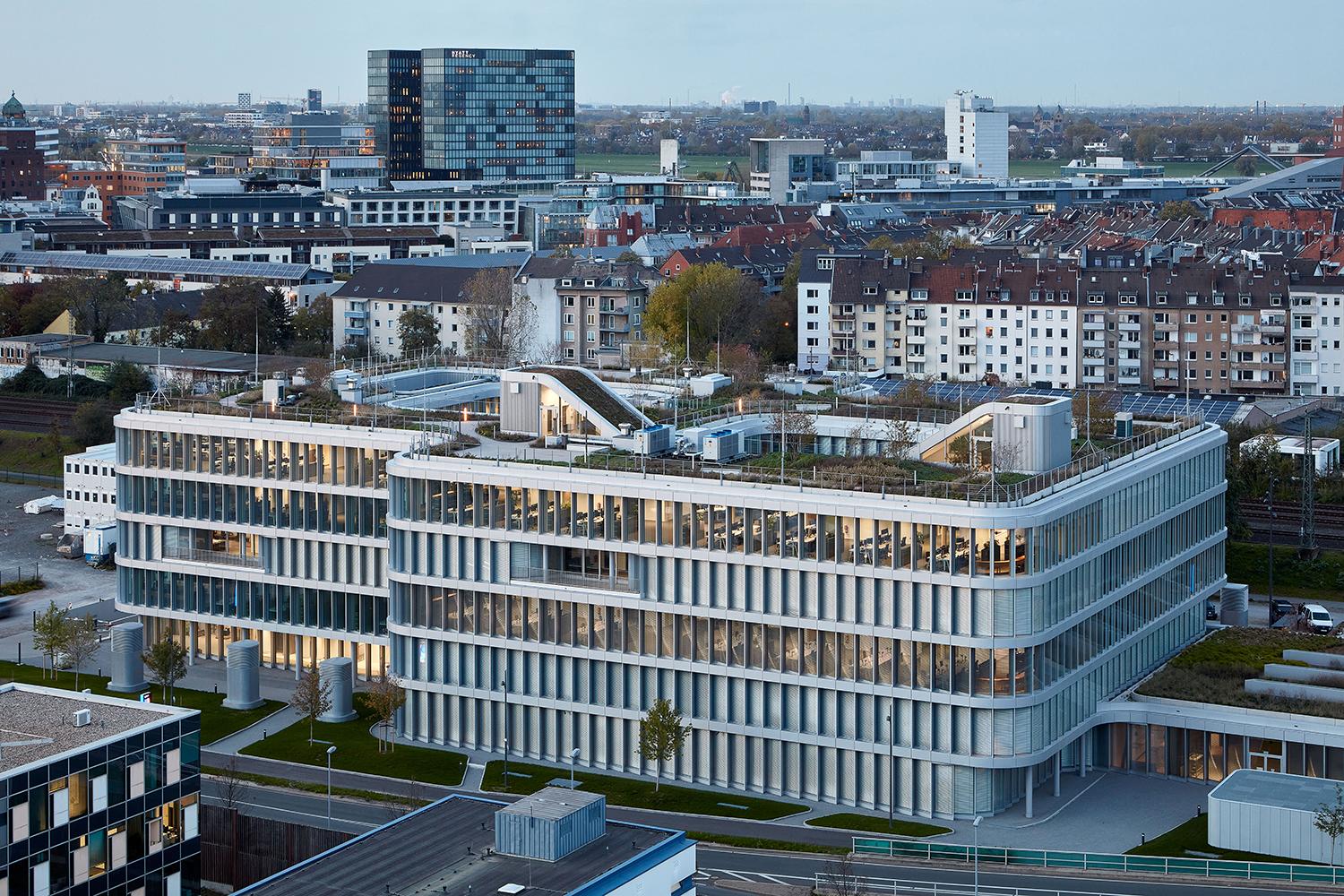 Bürocampus WPP Headquarter Mizal, Schrägluftbild