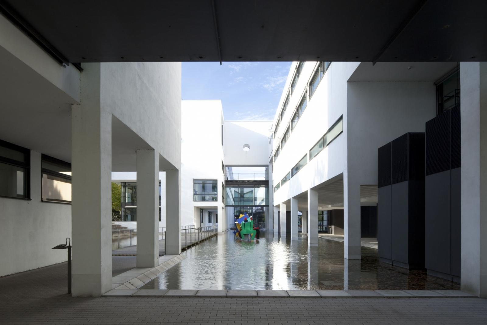 Funkhaus Deutsche Welle, Blick auf Wasserbecken