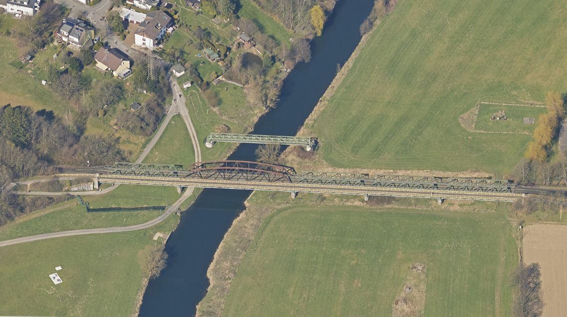 Schrägluftbild Eisenbahnbrücke Wandhofen, Gesamtansicht von Süden