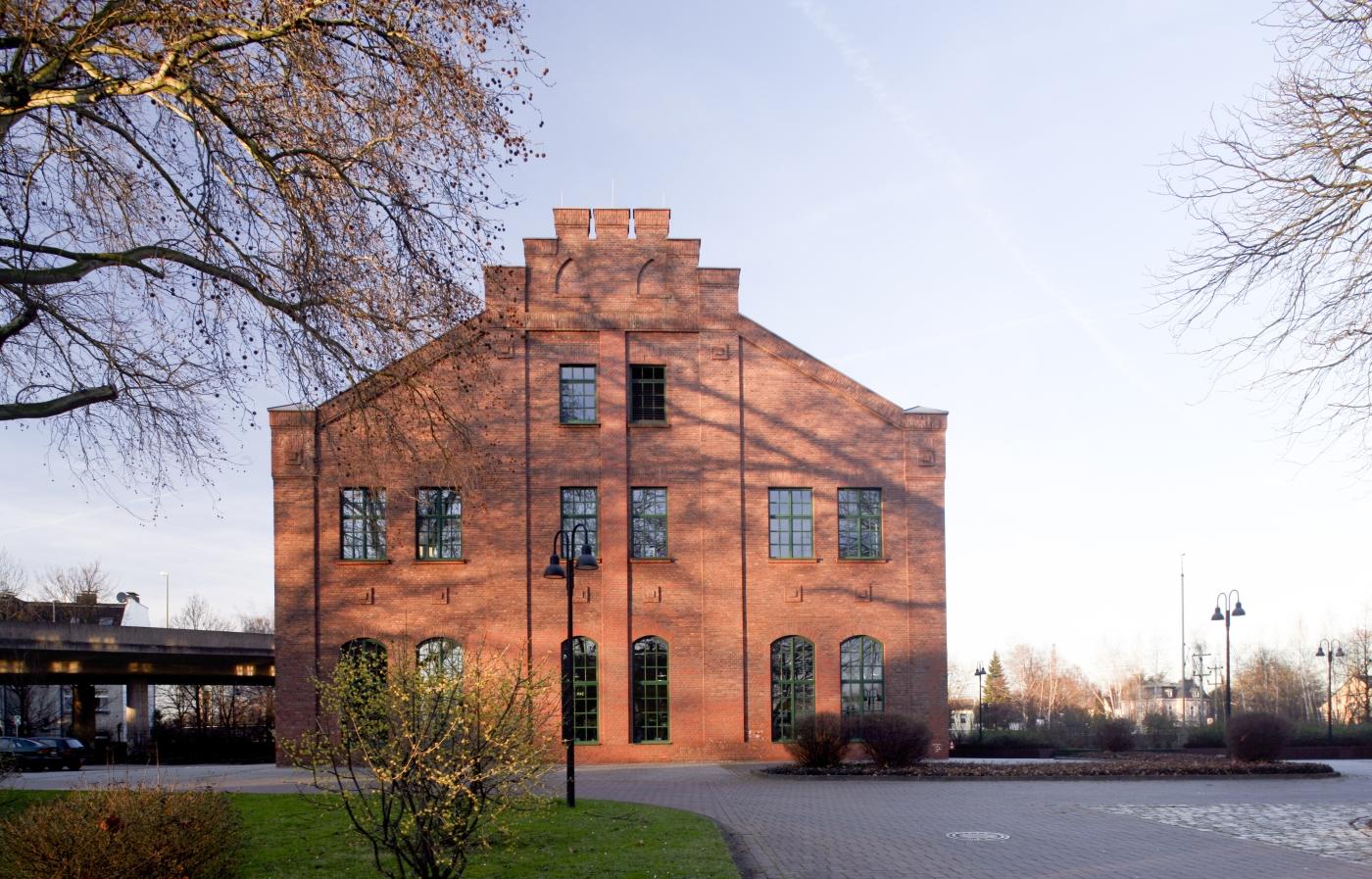 Giebelansicht Schreinerei saniert