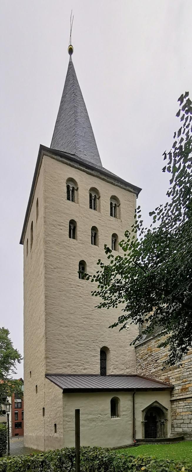 Romanischer Turm der Nicolai-Kirche
