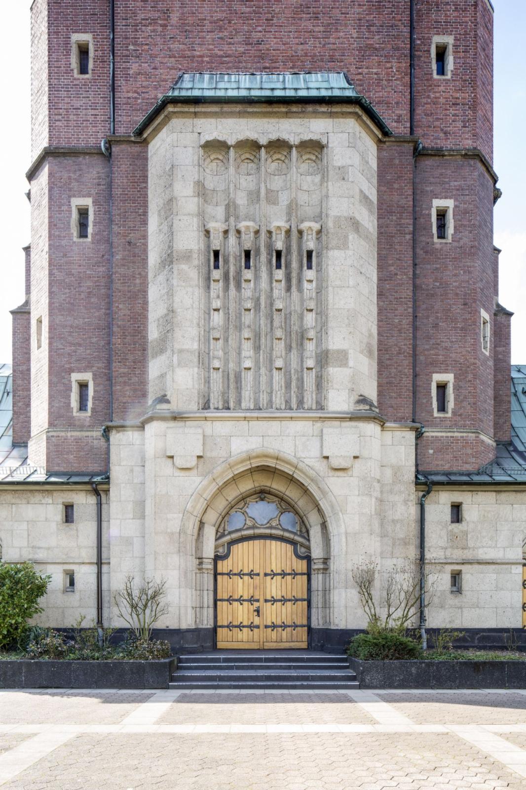 St. Joseph in Bottrop-Batenbrock, Portalansicht