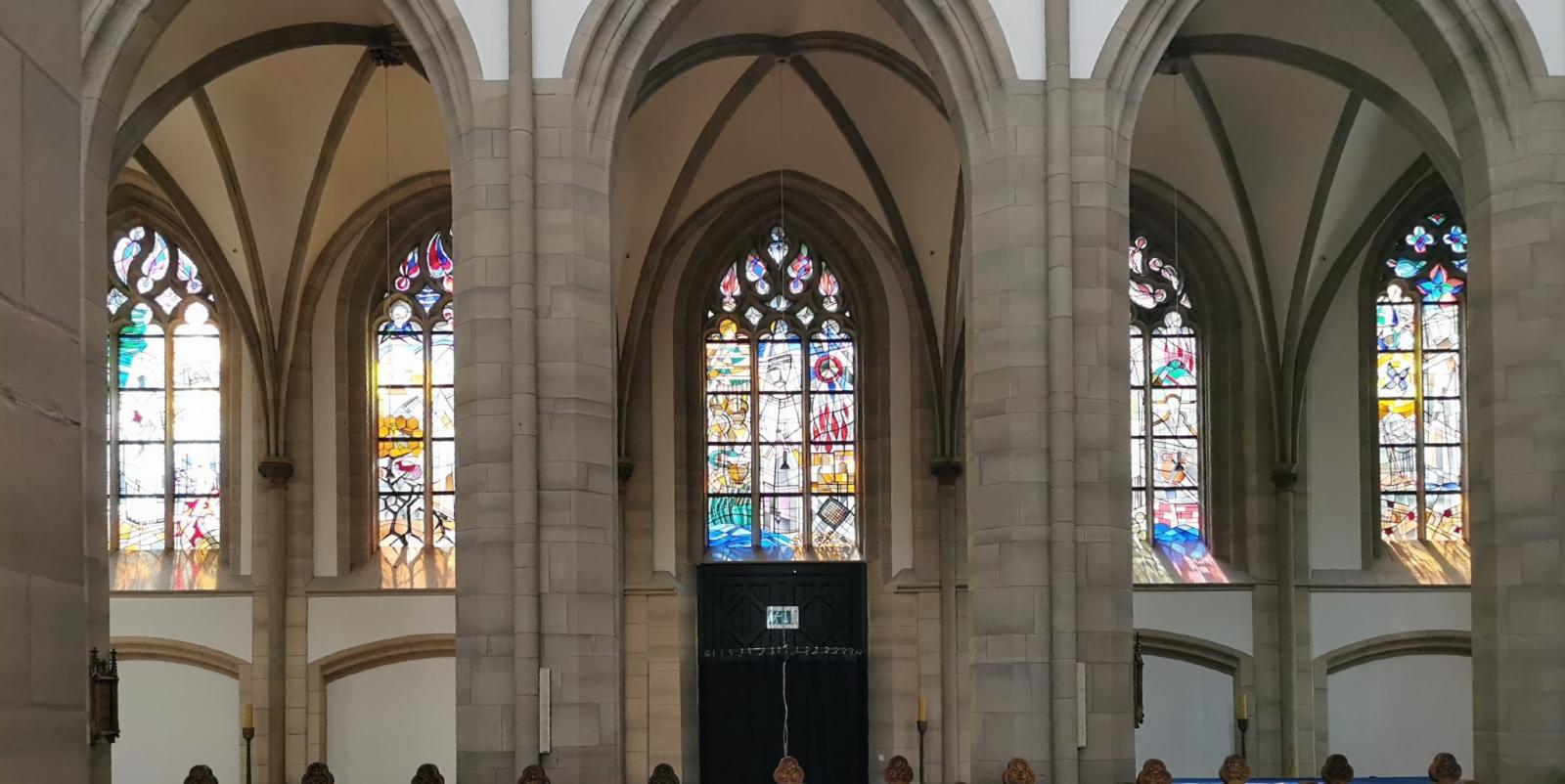 Salvatorkirche Duisburg Ansicht Kirchenfenster