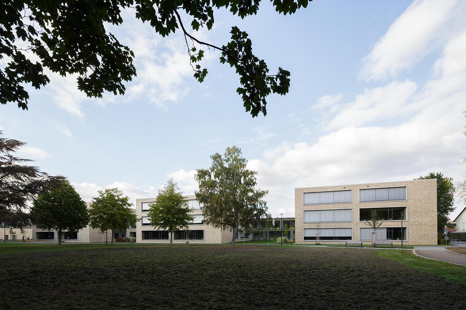 Gesamtschule Lippstadt, dreiteiliger Klassentrakt