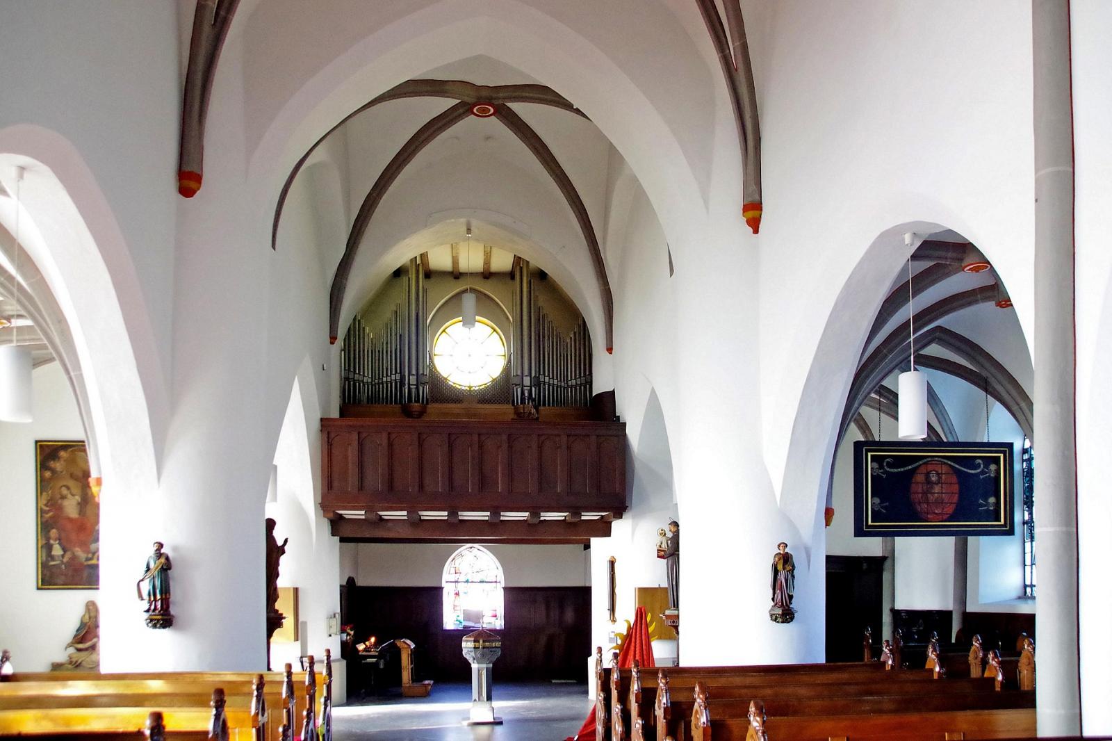 Blick nach Westen zur Orgelempore