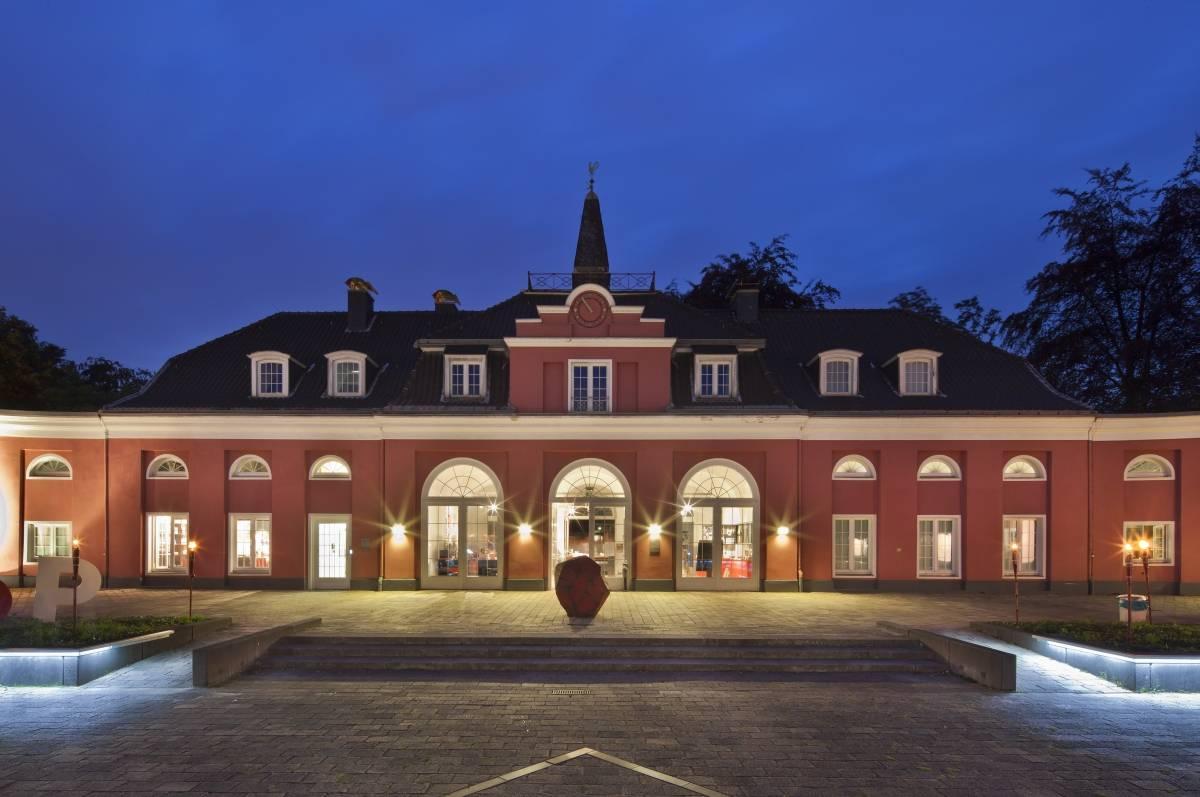 Blick vom Hof auf das Kleine Schloss