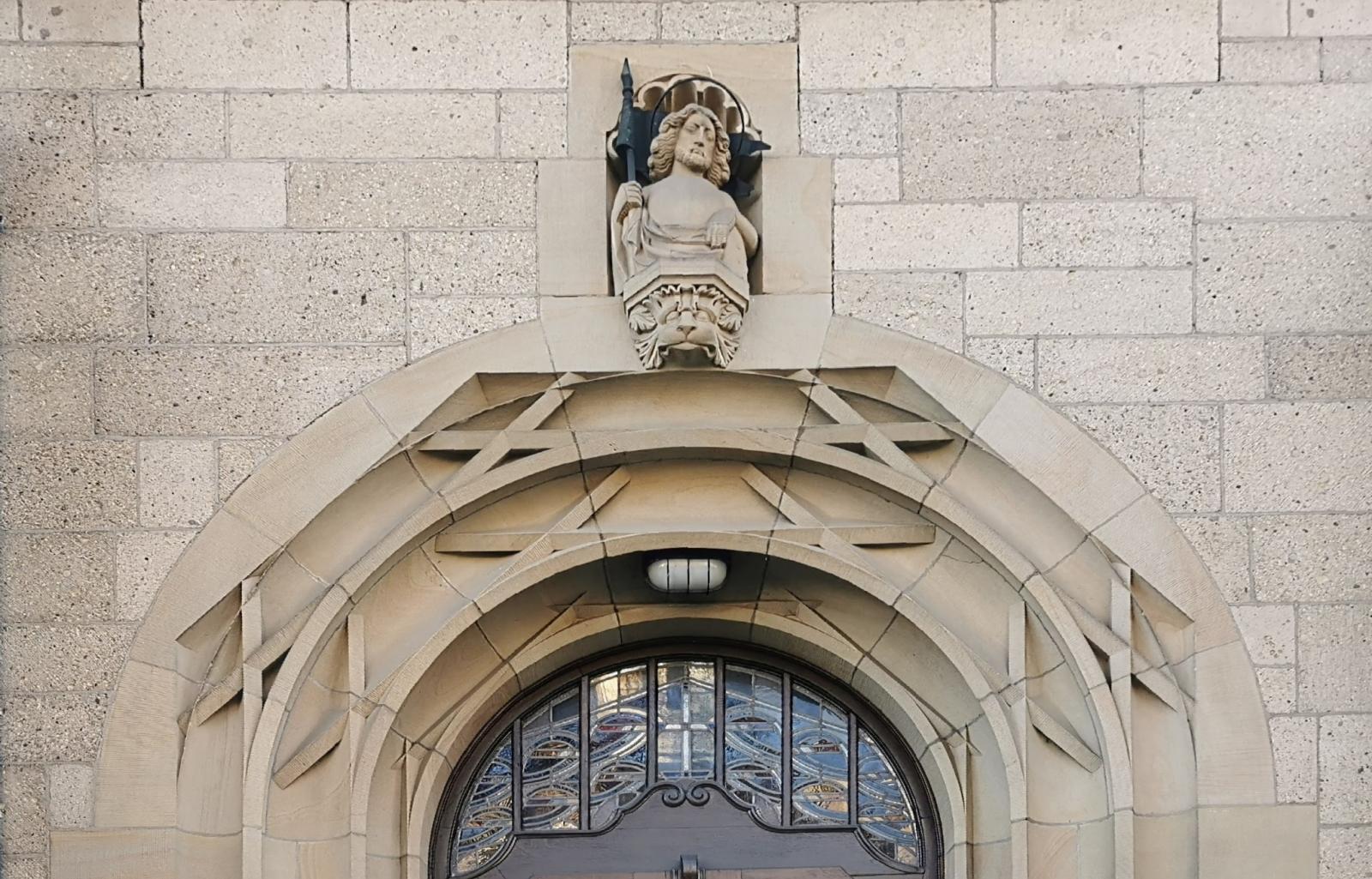 Portal am Seitenschiff