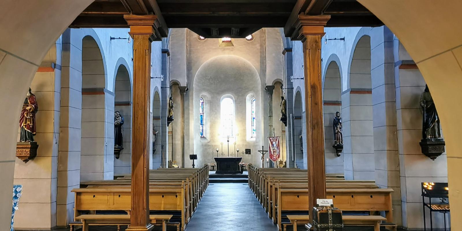 Innenraum mit Blick zum Chor nach Osten