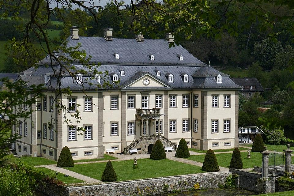 Schloss Körtlinghausen, Südwest-Fassade des Herrenhauses
