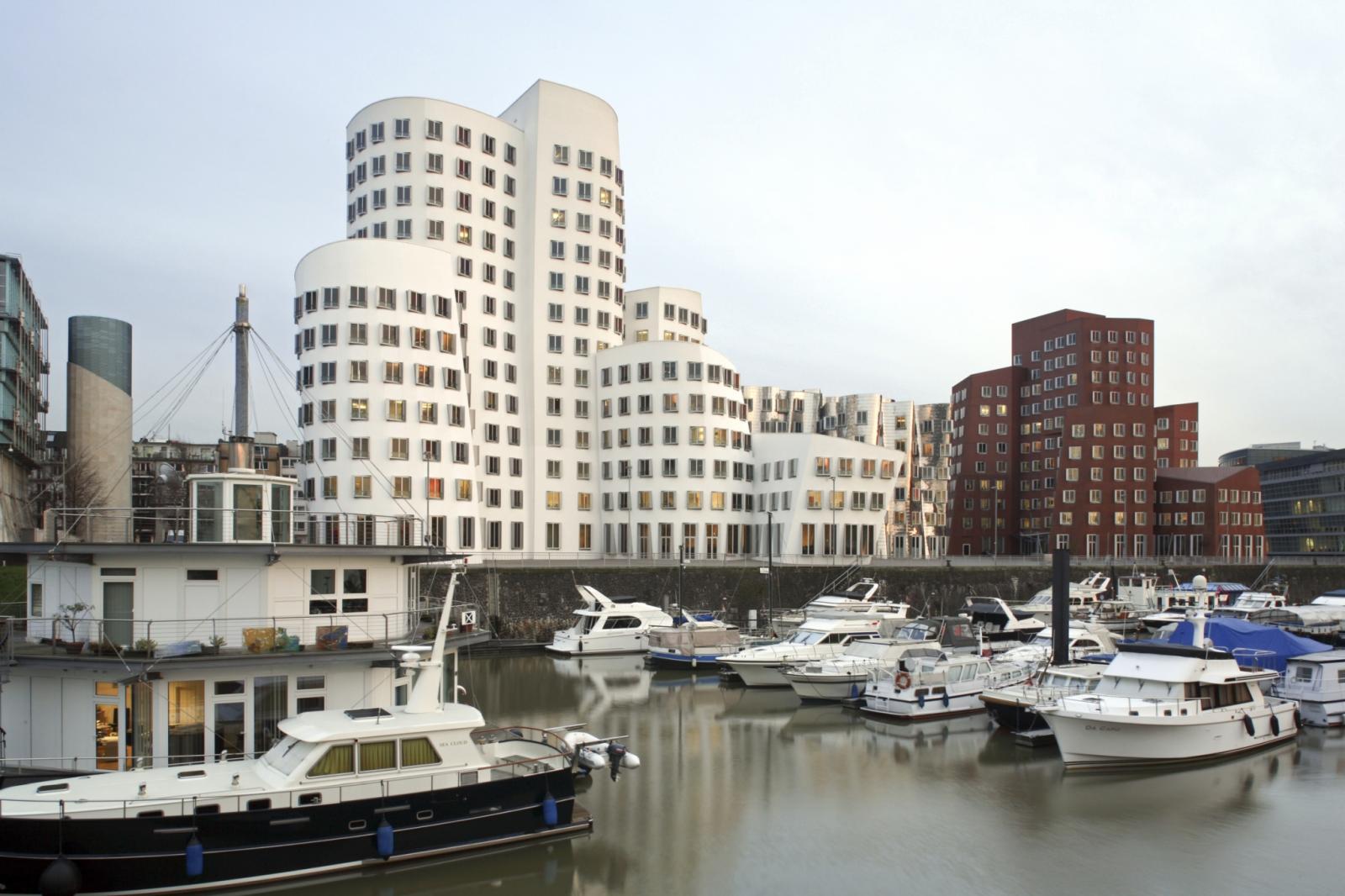 Gehry-Bauten am Hafen