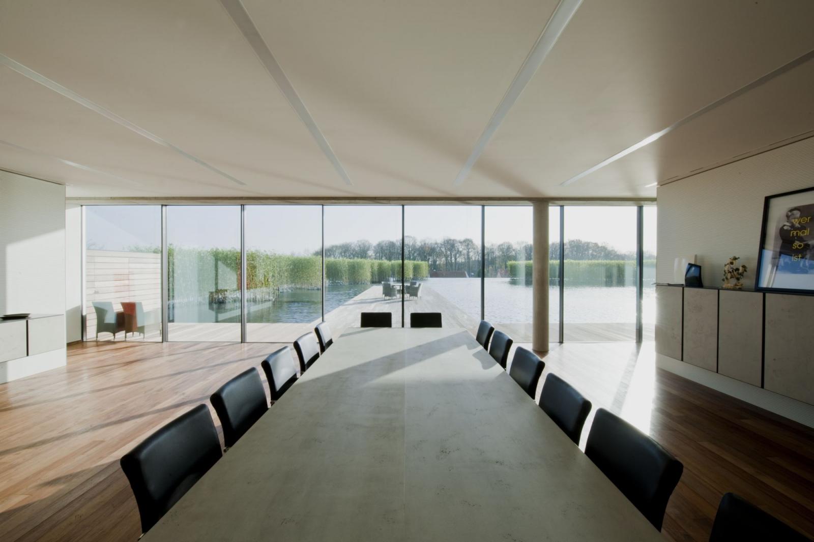 RS+Yellow Distribution Centre - Innenraum
