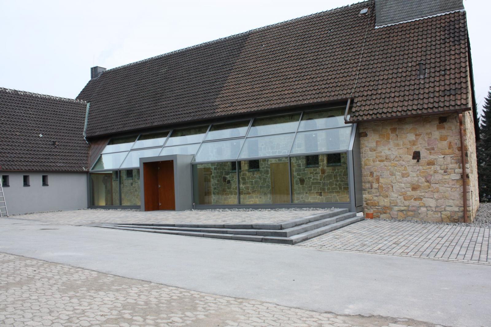Neue Eingangssituation im Anbau
