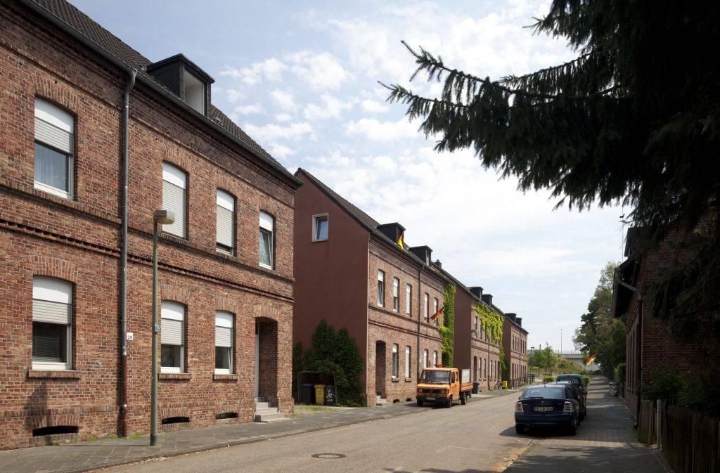 Bebauung an der Parallelstraße