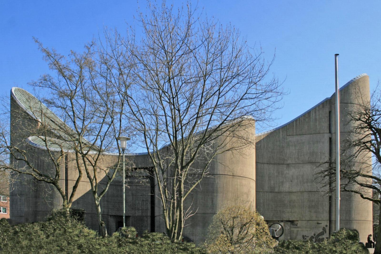Außenansicht St. Pius in Neuss
