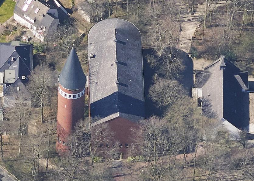 Schrägluftbild von Osten, Heilig-Geist-Kirche Hagen-Emst