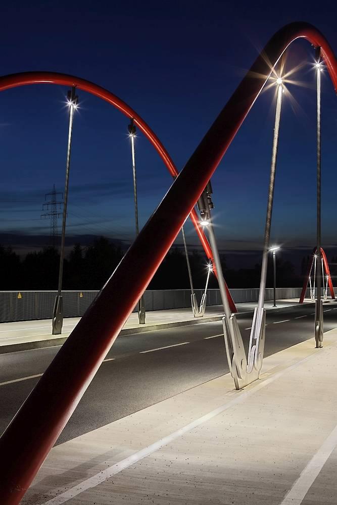 Ripshorster Brücke mit Lichtbogen
