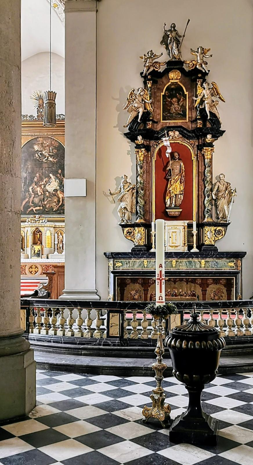 Nebenaltar